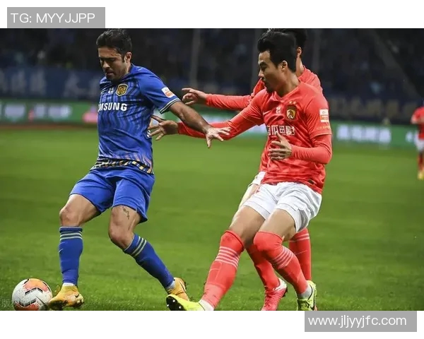 恒大与大阪对决引发球迷热议各种吐槽层出不穷让人哭笑不得